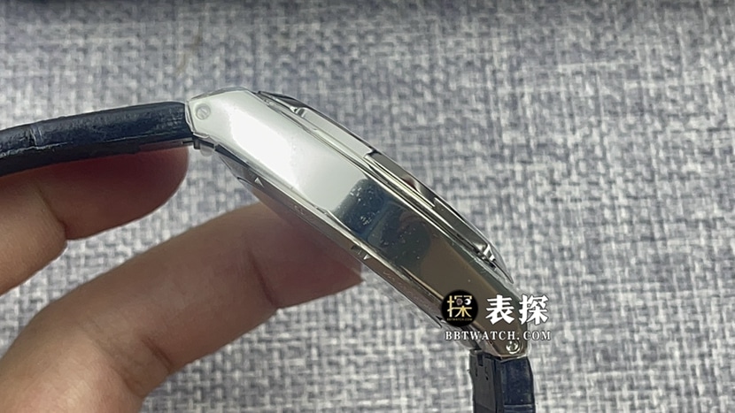 BBR厂江诗丹顿纵横四海一比一顶级复刻手表男士蓝盘陀飞轮皮带款侧面实拍图