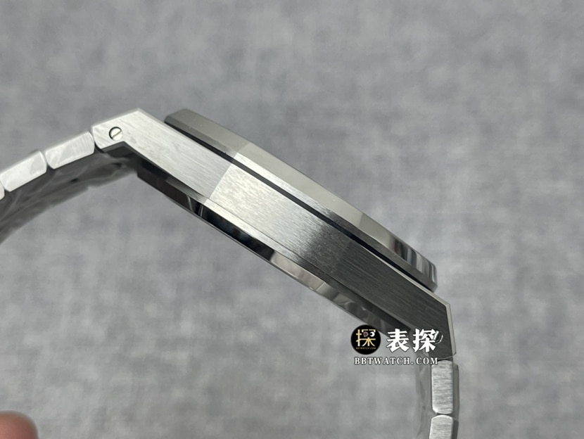 R8厂爱彼皇家橡树一比一顶级复刻手表男士烟熏蓝盘渐变蓝宝石钢带款图片及价格侧面实拍图