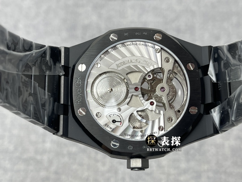 R8厂爱彼皇家橡树26522CE.OO.1225CE.01顶级一比一高仿手表男士黑盘陀飞轮图片及价格背面实拍图