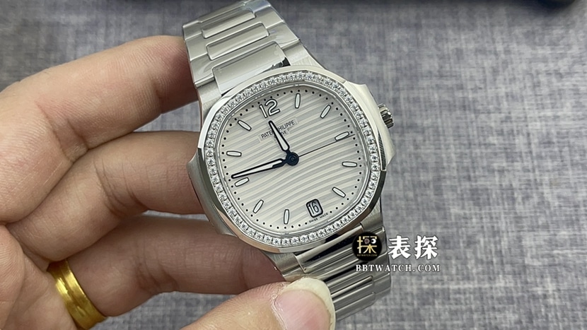 3K厂百达翡丽运动优雅7118超A高仿手表女士莹白盘镶钻钢带款图片及价格正面实拍图