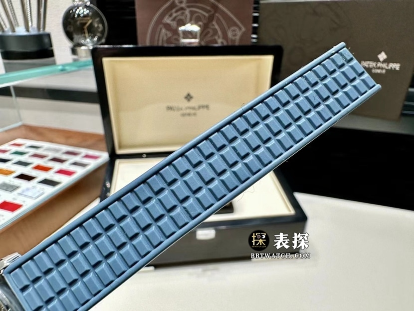 MMA厂百达翡丽5067A手雷顶级一比一高仿手表女士蓝盘镶钻橡胶款图片及价格表带实拍图