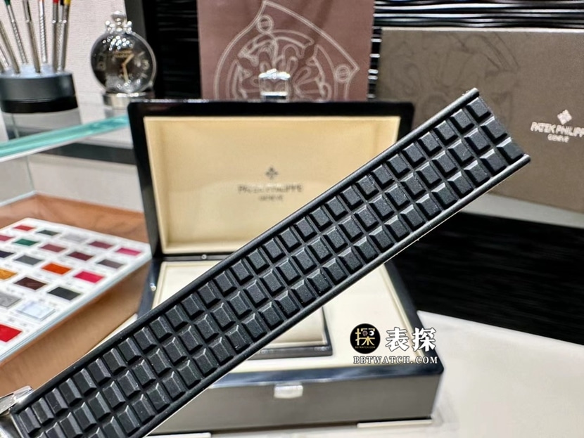 MMA厂百达翡丽5067A一比一超A高仿手表女士黑盘橡胶款图片及价表带实拍图