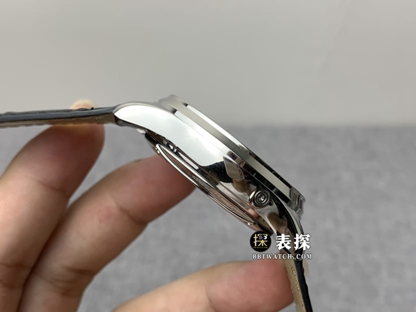V9厂积家大师顶级一比一高仿手表男士黑盘月相皮带款图片及价格侧面实拍图