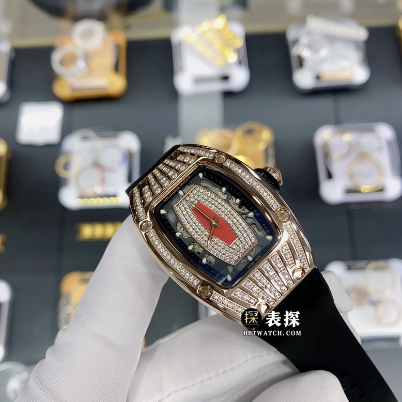 理查米尔真金真钻定制超A高仿手表女士镂空盘红金镶钻橡胶款正面实拍图