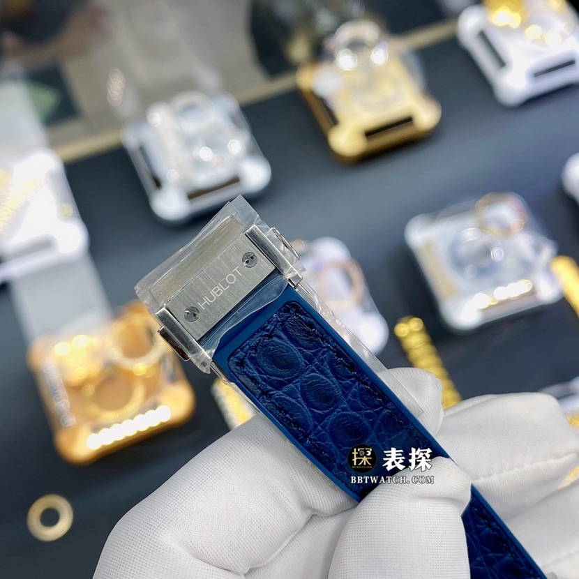 宇舶表经典融合真金真钻定制一比一顶级复刻手表女士蓝盘镶钻皮带款表扣实拍图