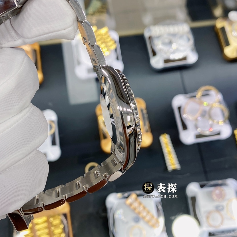 劳力士游艇名仕型真金真钻定制一比一顶级复刻手表男士蓝盘钢带款侧面实拍图