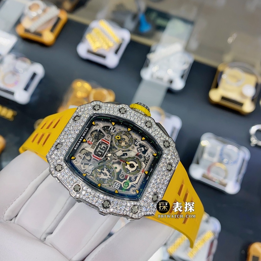 理查米尔真金真钻定制一比一超A精仿手表男士深灰盘橡胶款正面实拍图