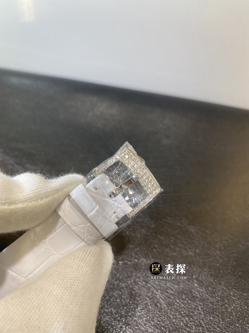 梵克雅宝诗意复杂功能真金真钻定制一比一顶级复刻手表女士情人桥镶钻皮带款表扣实拍图