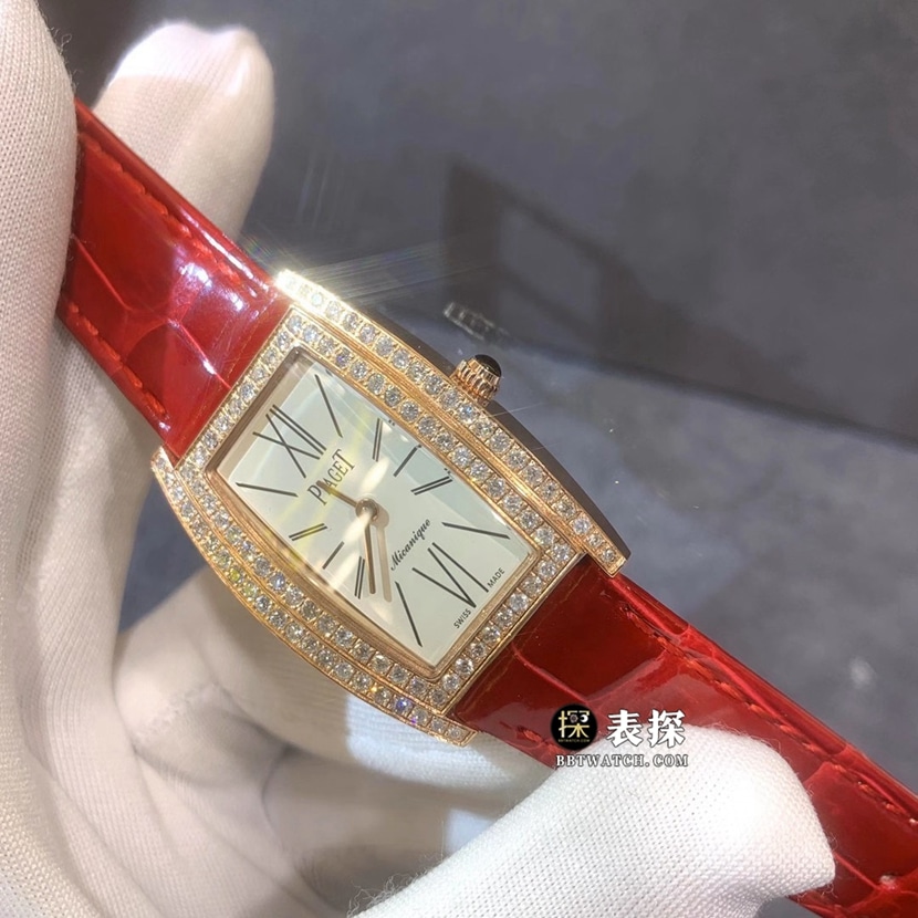 伯爵真金真钻定制超A高仿手表女士白盘镶钻皮带款侧面实拍图