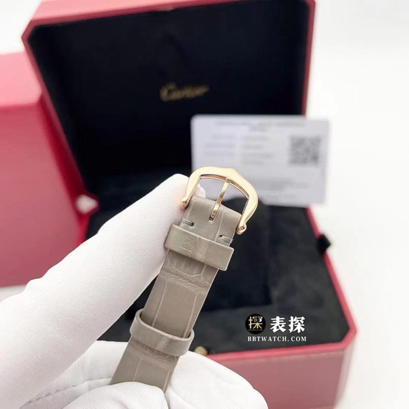 卡地亚真金真钻定制一比一超A高仿手表女士银盘皮带款表扣实拍图