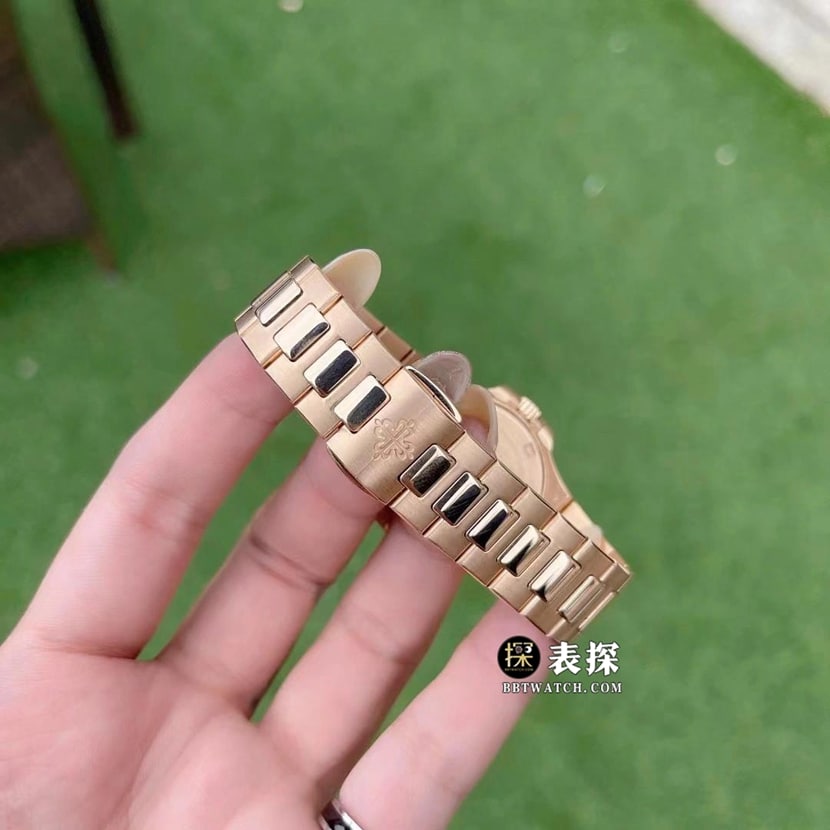 百达翡丽运动优雅真金真钻定制顶级复刻手表女士白盘玫瑰金钢带款表扣实拍图