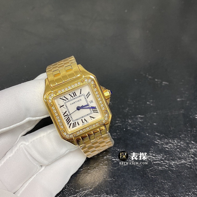 卡地亚山度士真金真钻定制一比一超A精仿手表女士银白盘黄金镶钻钢带款正面实拍图