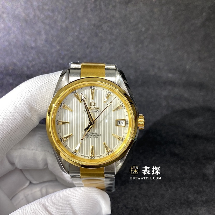 欧米茄海马真金真钻定制顶级一比一精仿手表男士银白盘间金钢带款正面实拍图