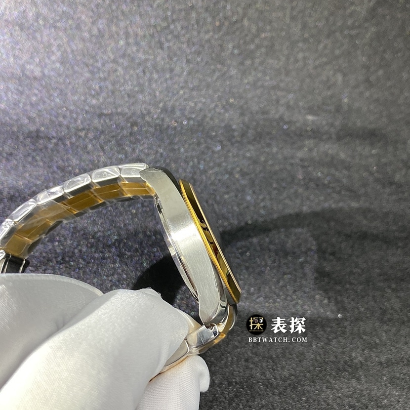 欧米茄海马真金真钻定制顶级一比一精仿手表男士银白盘间金钢带款侧面实拍图