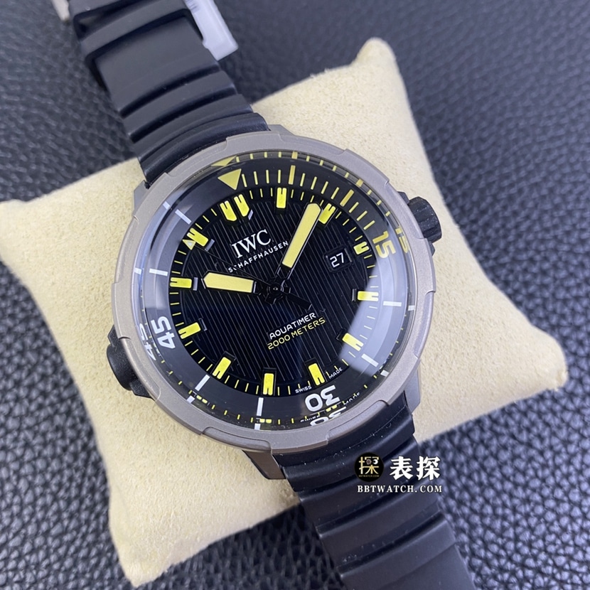 V6s厂万国表海洋时计一比一超A高仿手表男士黑盘橡胶款图片及价格正面实拍图