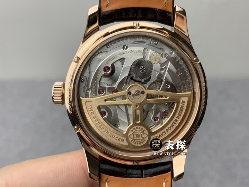 V9厂万国表男士葡萄牙一比一超A精仿手表银白盘皮带款图片及价格背面实拍图