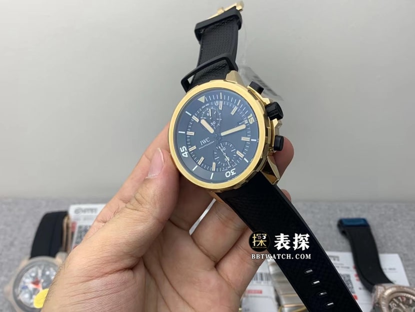 V6厂万国表男士海洋时计IW379503黑色熊猫盘橡胶款图片及价格正面实拍图