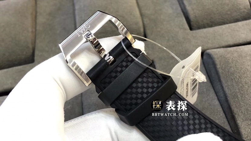 V6厂万国表男士海洋时计一比一超A精仿手表岩灰色熊猫盘橡胶款图片及价格表扣实拍图
