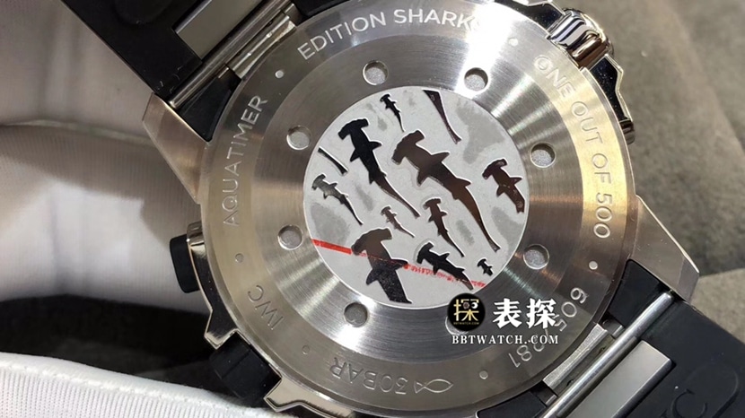 V6厂万国表男士海洋时计一比一超A精仿手表岩灰色熊猫盘橡胶款图片及价格背面实拍图