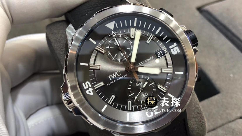 V6厂万国表男士海洋时计一比一超A精仿手表岩灰色熊猫盘橡胶款图片及价格正面实拍图