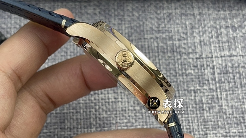 ZF厂万国表葡萄牙顶级一比一精仿手表男士蓝色熊猫盘皮带款图片及价格侧面实拍图