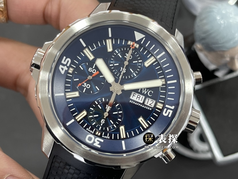 V6厂万国表海洋时计一比一超A高仿手表男士蓝色熊猫盘橡胶款图片及价格正面实拍图