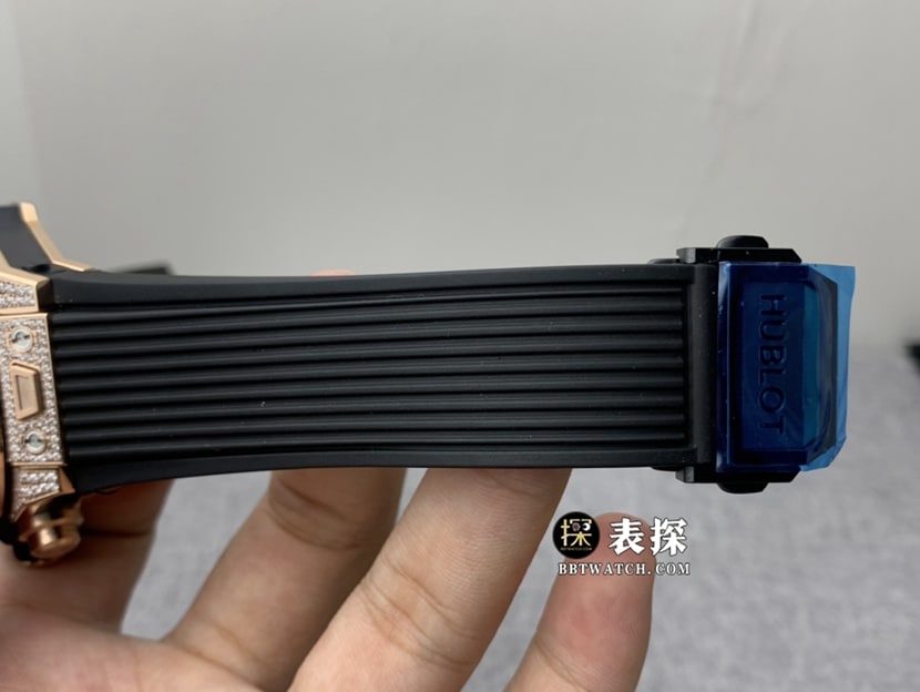 BIG BANG宇舶1:1复刻手表哑光黑色镂空盘镶钻橡胶款421.OX.1180.RX.0904表带图