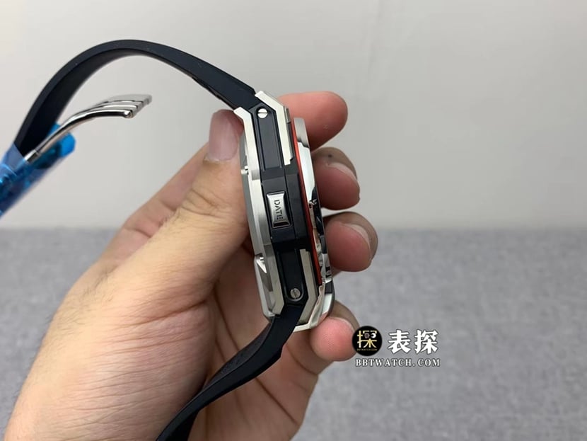 传世宇舶1:1复刻手表镂空熊猫盘陀飞轮橡胶款909.NX.1120.RX侧面图