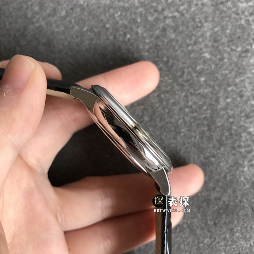 欧米茄蝶飞顶级一比一高仿手表男士白盘皮带款图片及价格侧面实拍图