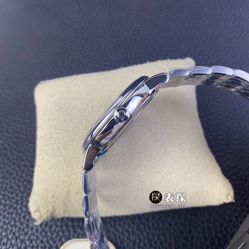 A+厂欧米茄碟飞顶级一比一高仿手表男士蓝色泰迪熊图案盘钢带款图片及价格侧面实拍图