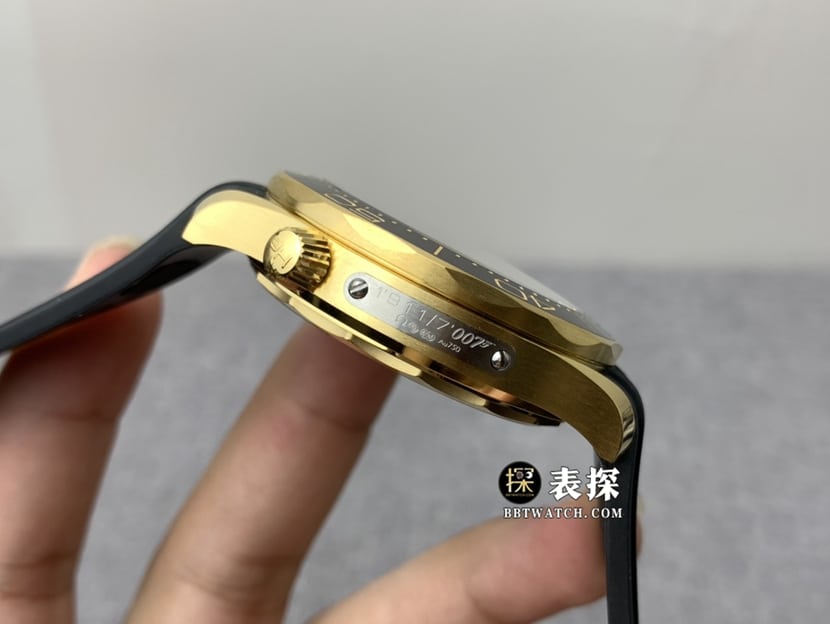 OR厂欧米茄海马007顶级一比一高仿手表男士黑盘橡胶款图片及价格侧面实拍图