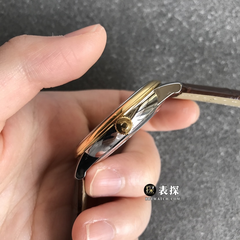 欧米茄蝶飞一比一顶级复刻手表男士香槟金盘黄金皮带款图片及价格侧面实拍图