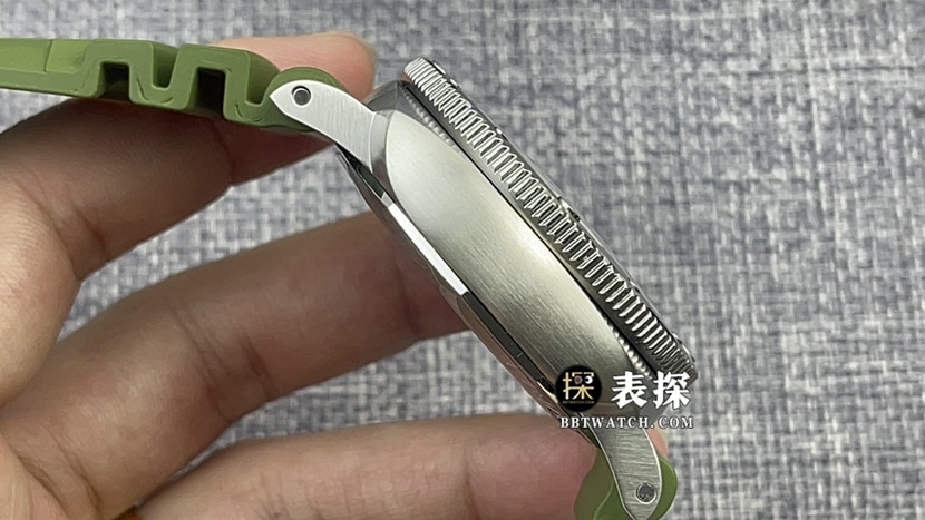 VS厂沛纳海潜行PAM01226超A高仿手表男士白盘橡胶款图片及价格侧面实拍图