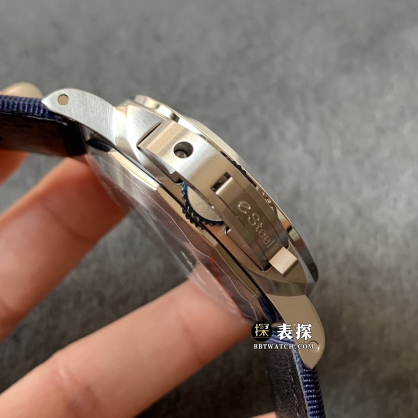 TTF厂沛纳海庐米诺PAM01157一比一顶级复刻手表男士深蓝盘皮带款图片及价格侧面实拍图