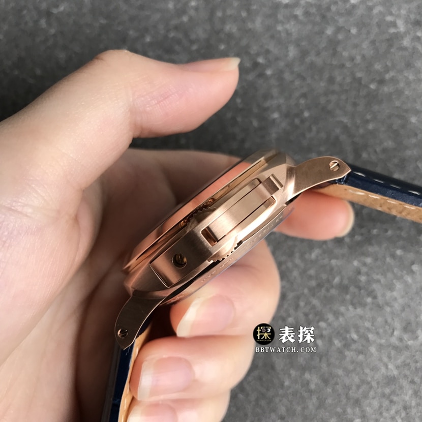 VS厂沛纳海庐米诺PAM01112顶级一比一高仿手表男士蓝盘皮带款图片及价格侧面实拍图