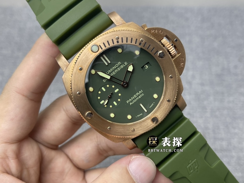 VS厂沛纳海特别版PAM 00382一比一顶级复刻手表男士绿盘橡胶款图片及价格正面实拍图