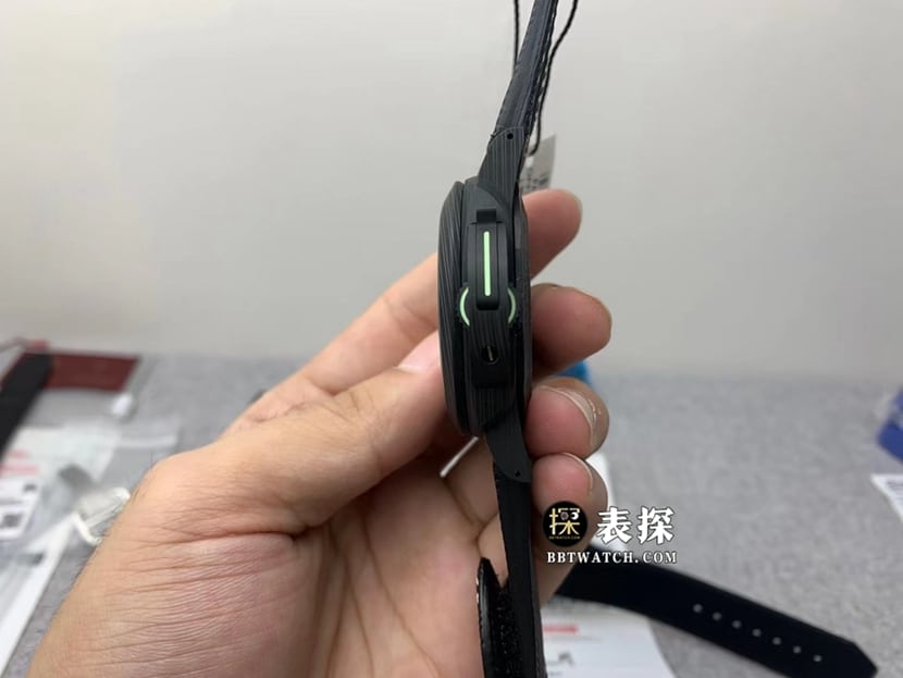 沛纳海庐米诺PAM01118顶级一比一高仿手表男士黑盘皮带款图片及价格侧面实拍图