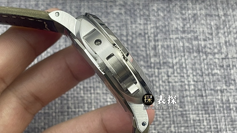 VS厂沛纳海庐米诺PAM01314顶级一比一精仿手表男士白盘皮带款图片及价格侧面实拍图