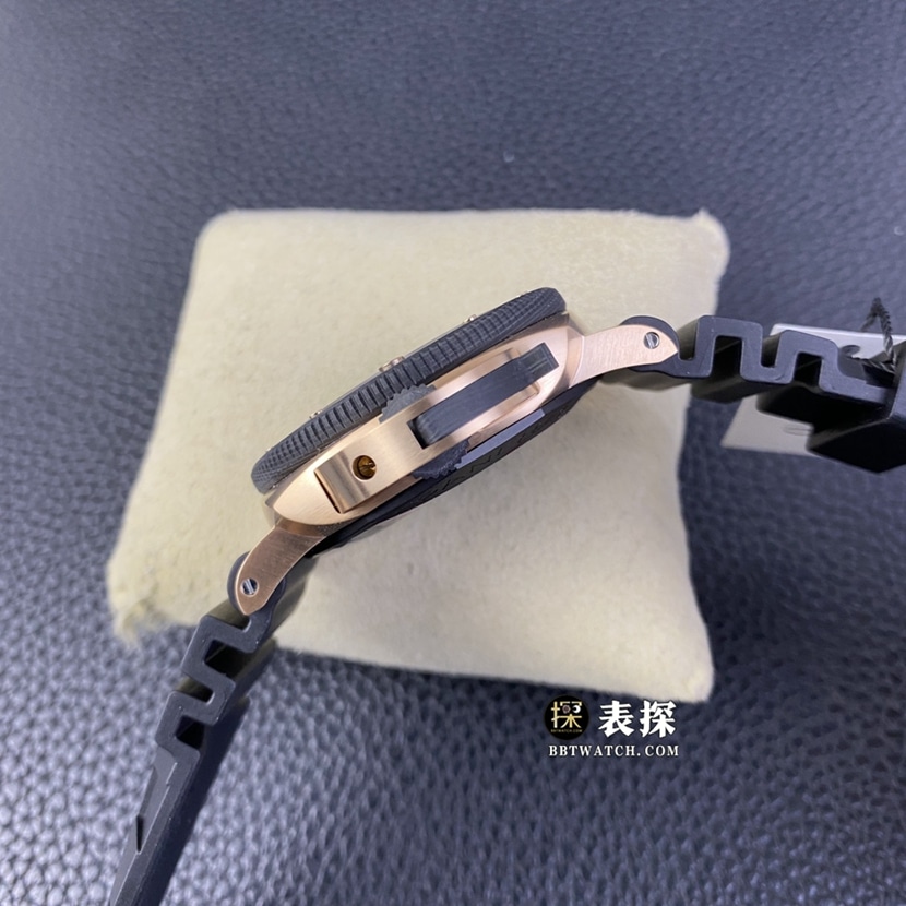 SBF厂沛纳海潜行PAM01070顶级复刻手表男士黑盘橡胶款图片及价格侧面实拍图