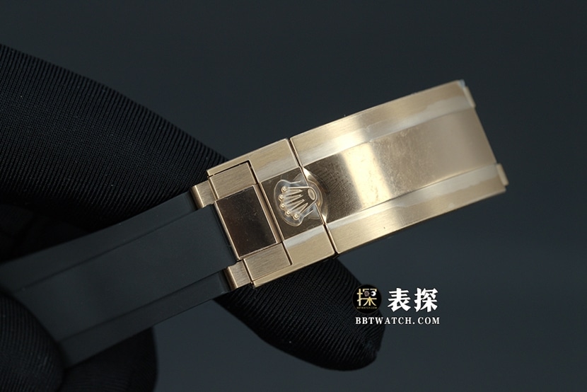 C游艇名仕型劳力士1:1复刻手表夜光黑盘橡胶款M226658-0001表扣实拍图