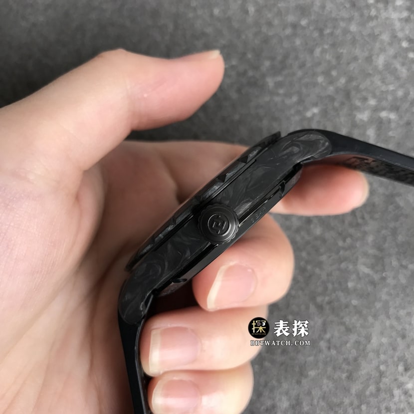 BBR厂罗杰杜彼王者一比一超A精仿手表男士镂空盘橡胶款图片及价格侧面实拍图