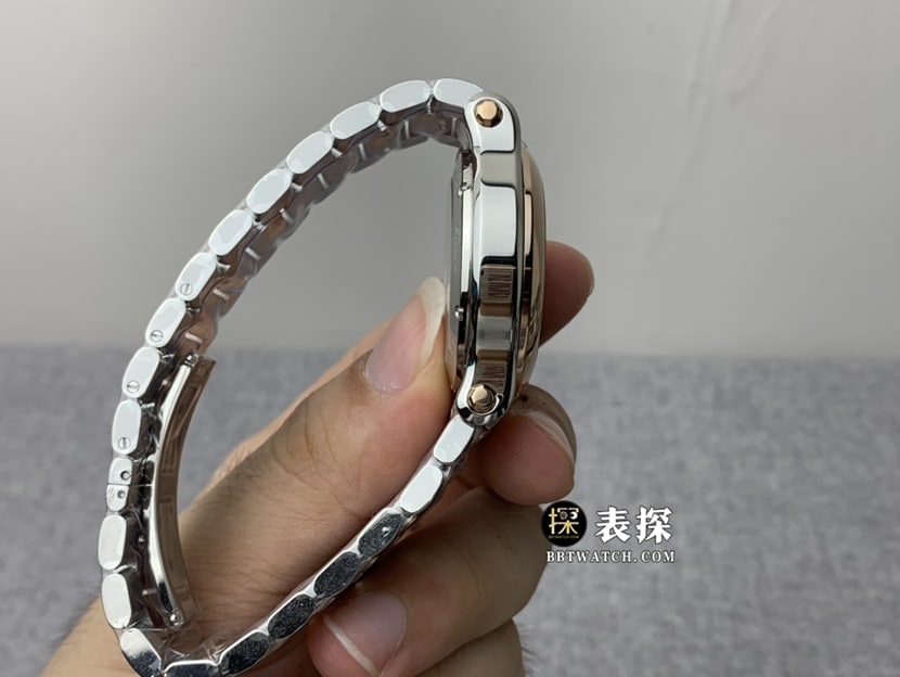 YF厂萧邦女士快乐钻顶级一比一高仿手表银灰盘间金钢带款图片及价格侧面实拍图