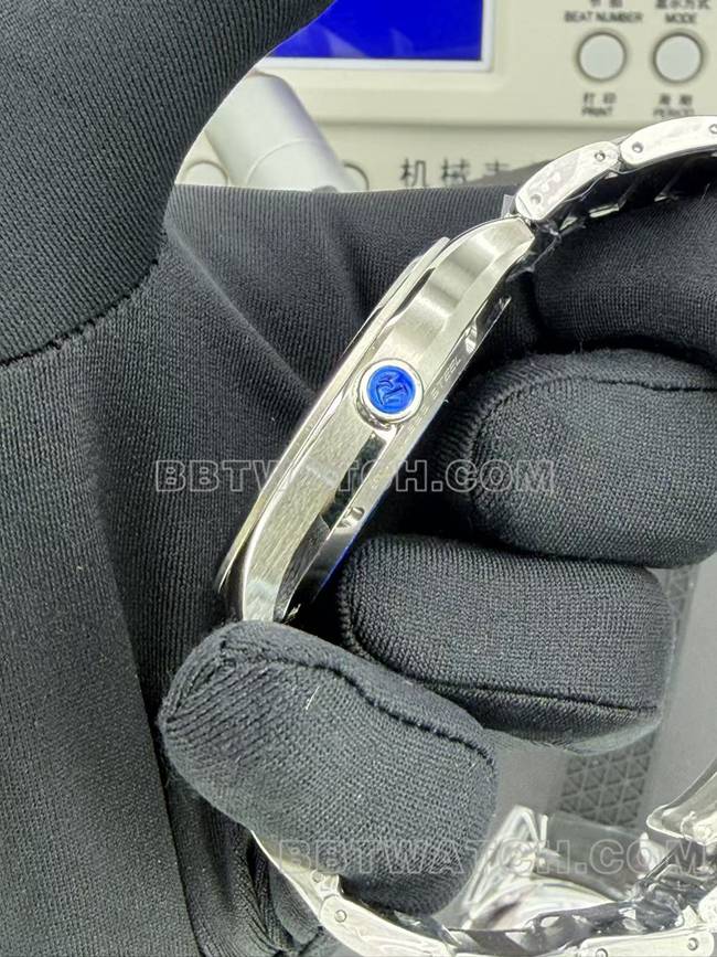 超级克隆手表伯爵MKS厂绿盘机械钢表带G0A45005侧面实拍图