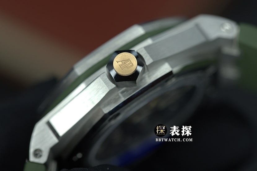 ZF离岸型爱彼1:1复刻手表军绿盘橡胶款牛油果15720ST.OO.A052CA.01侧面实拍图