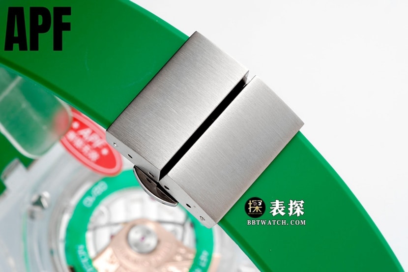 APF离岸型爱彼1:1复刻手表斯丛林变色绿龙橡胶款表带实拍图