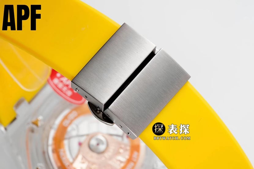 APF离岸爱彼1:1复刻手表巴达战士阳光黄橡胶款表带实拍图