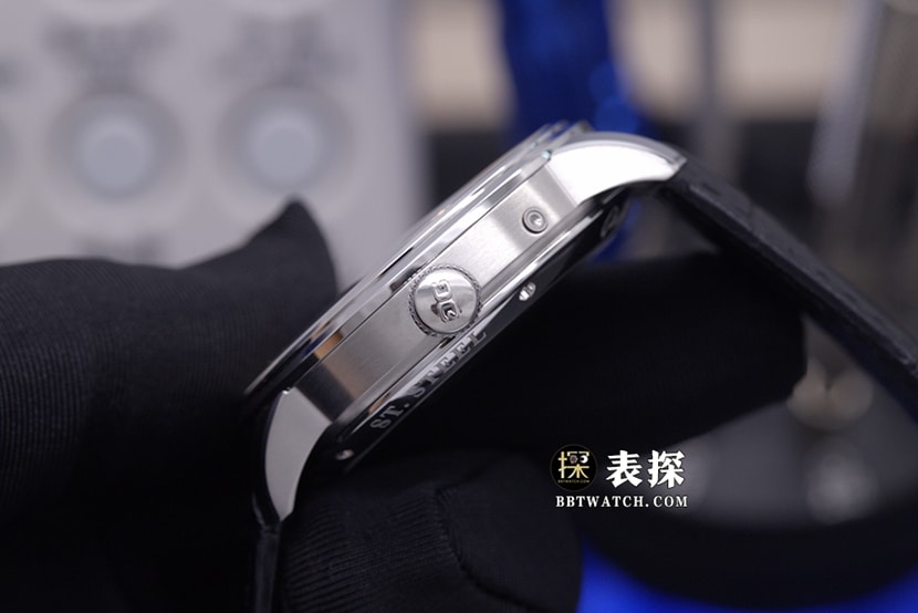GL厂议员格拉苏蒂1:1复刻手表白盘月相皮带款100-04-32-12-04侧面实拍图