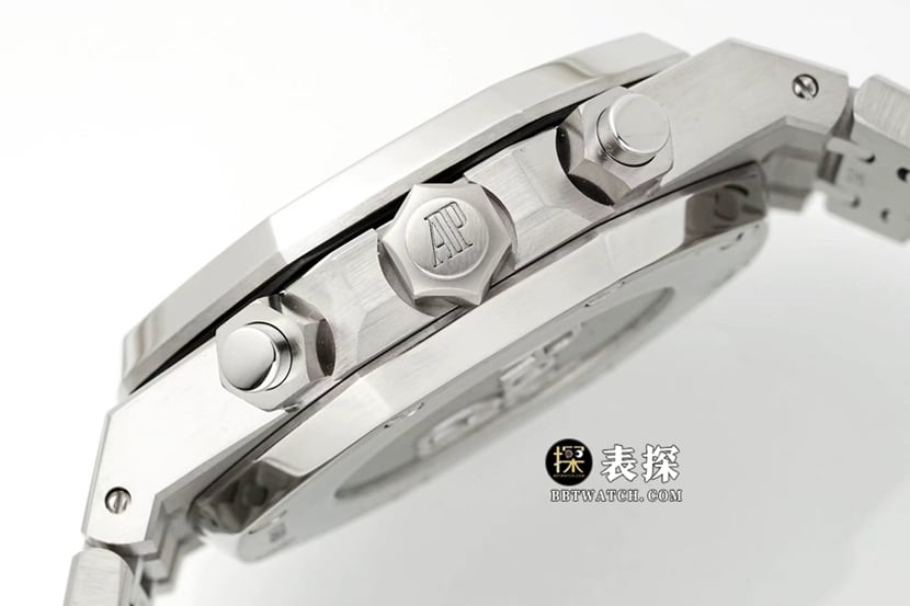 ipf皇家橡树复刻手表,IPF皇家橡树爱彼1:1复刻手表黑盘钢带款侧面实拍图