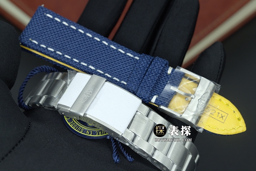 复仇者百年灵1:1复刻手表蓝盘钢带款A17318101C1A1表带实拍图