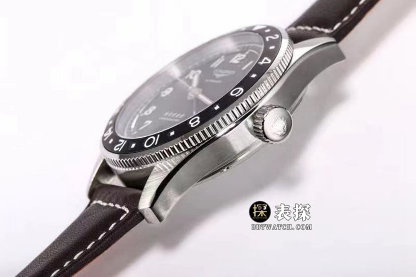 运动浪琴1:1复刻手表黑盘皮带款L3.812.4.53.2侧面实拍图